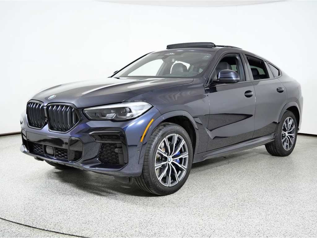 2022 BMW X6 M50i's photo