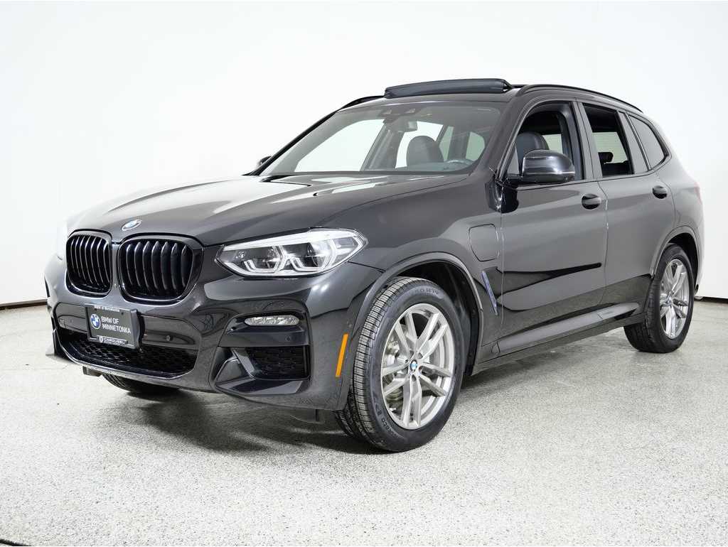 2021 BMW X3 30e's photo