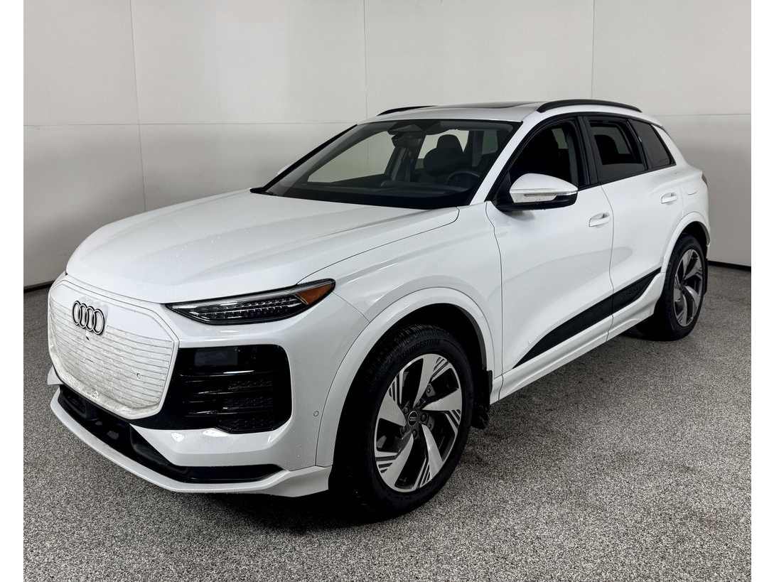 2025 Audi Q6 e-tron Premium Plus's photo