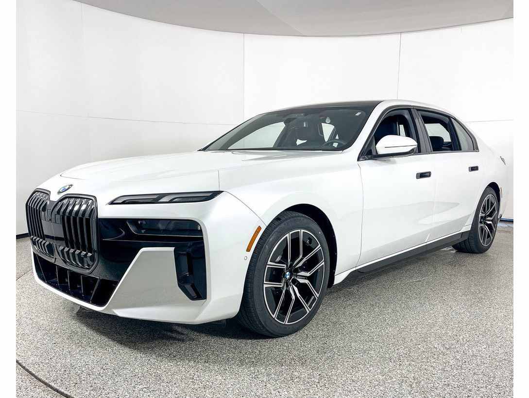 2025 BMW 7 Series 760i's photo