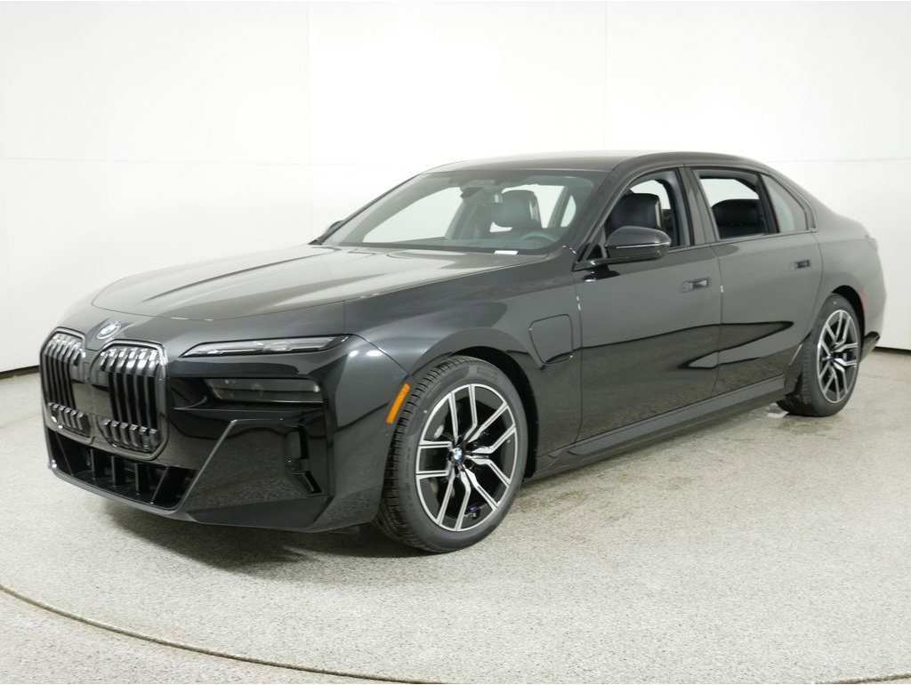 2025 BMW 7 Series 750e's photo