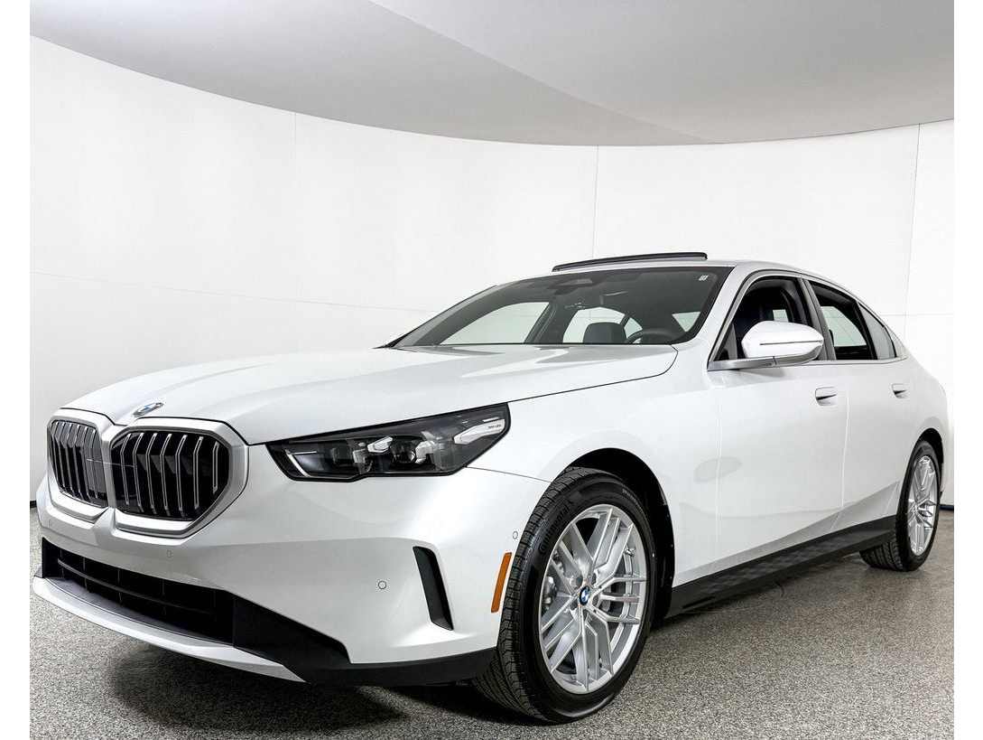 2025 BMW 5 Series 530i's photo