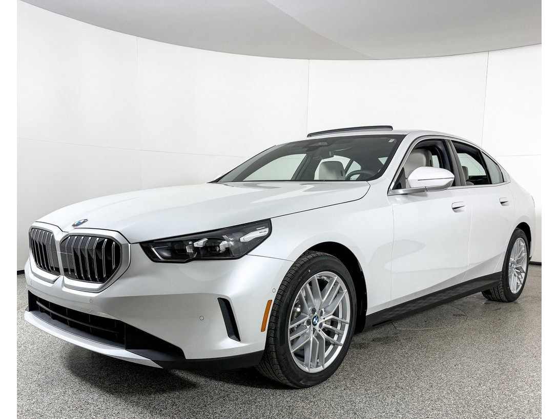 2025 BMW 5 Series 530i's photo