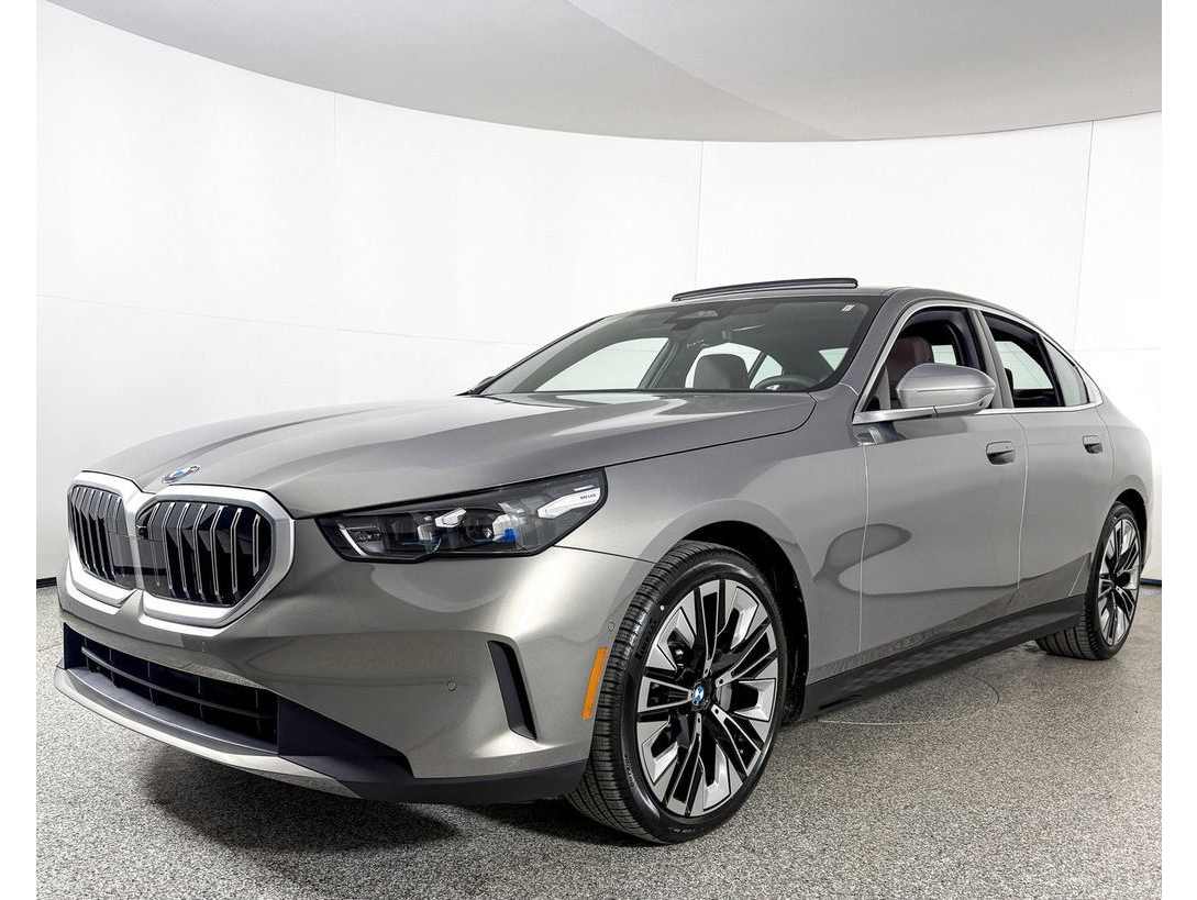 2025 BMW 5 Series 530i's photo