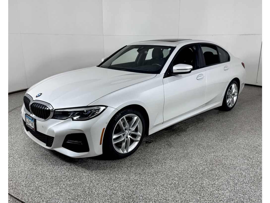 2019 BMW 3 Series 330i's photo