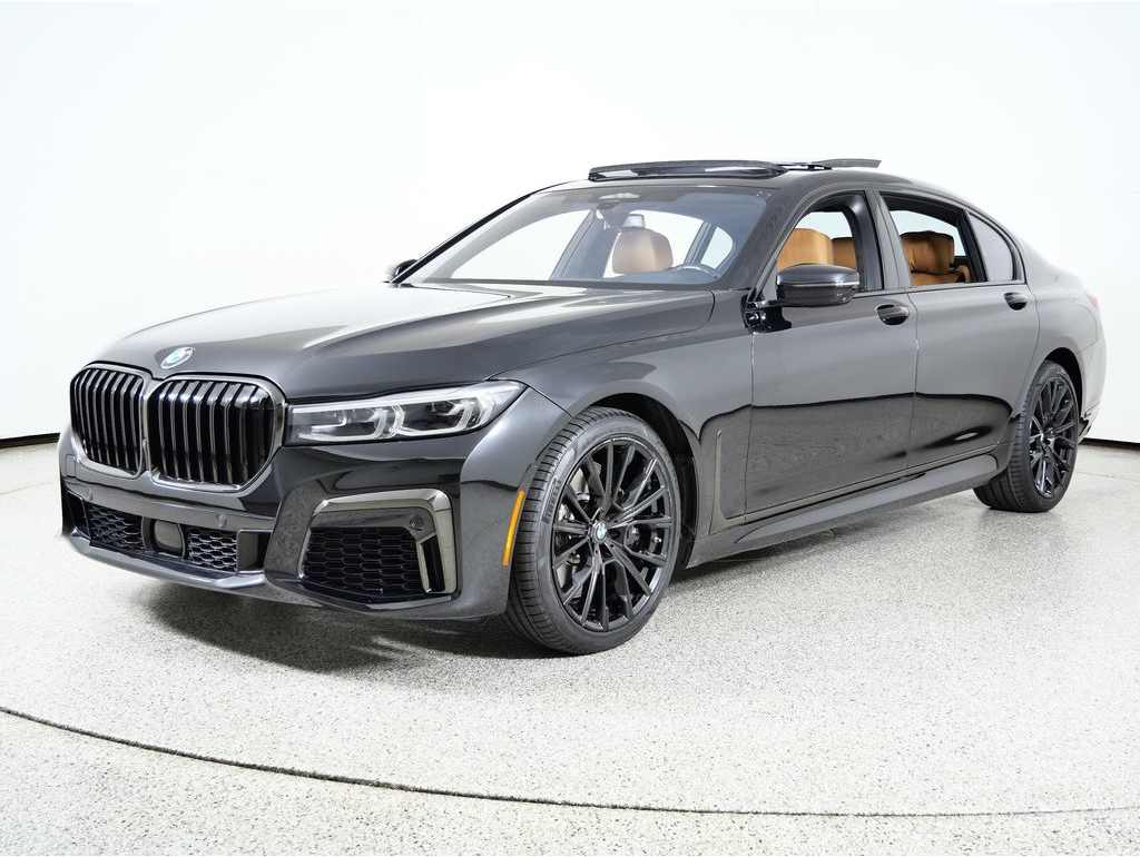 2022 BMW 7 Series M760i's photo