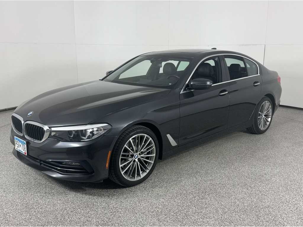 2018 BMW 5 Series 530i's photo