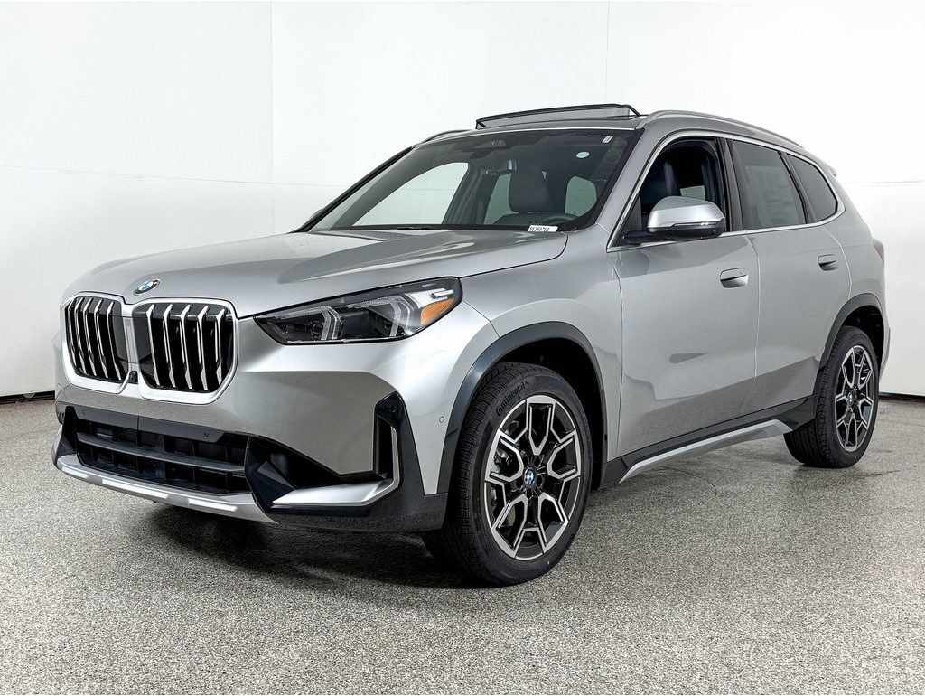 2025 BMW X1 28i's photo