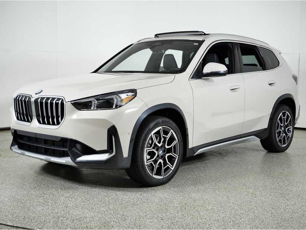 2026 BMW X1 28i's photo