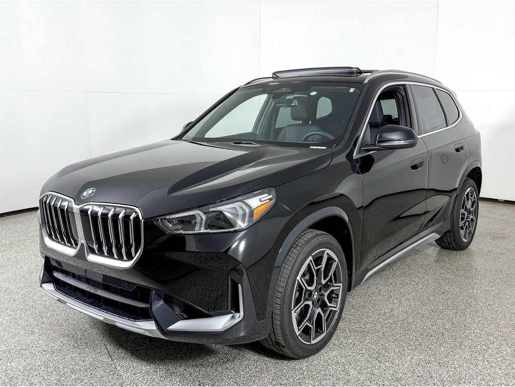 2025 BMW X1 28i's photo