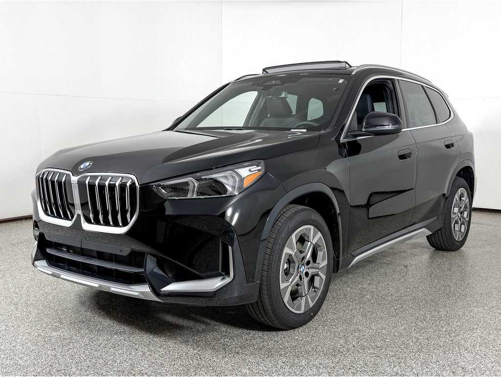2025 BMW X1 28i's photo