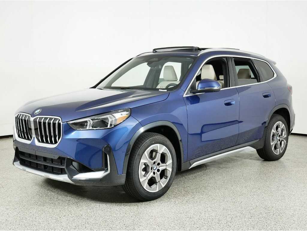 2025 BMW X1 28i's photo