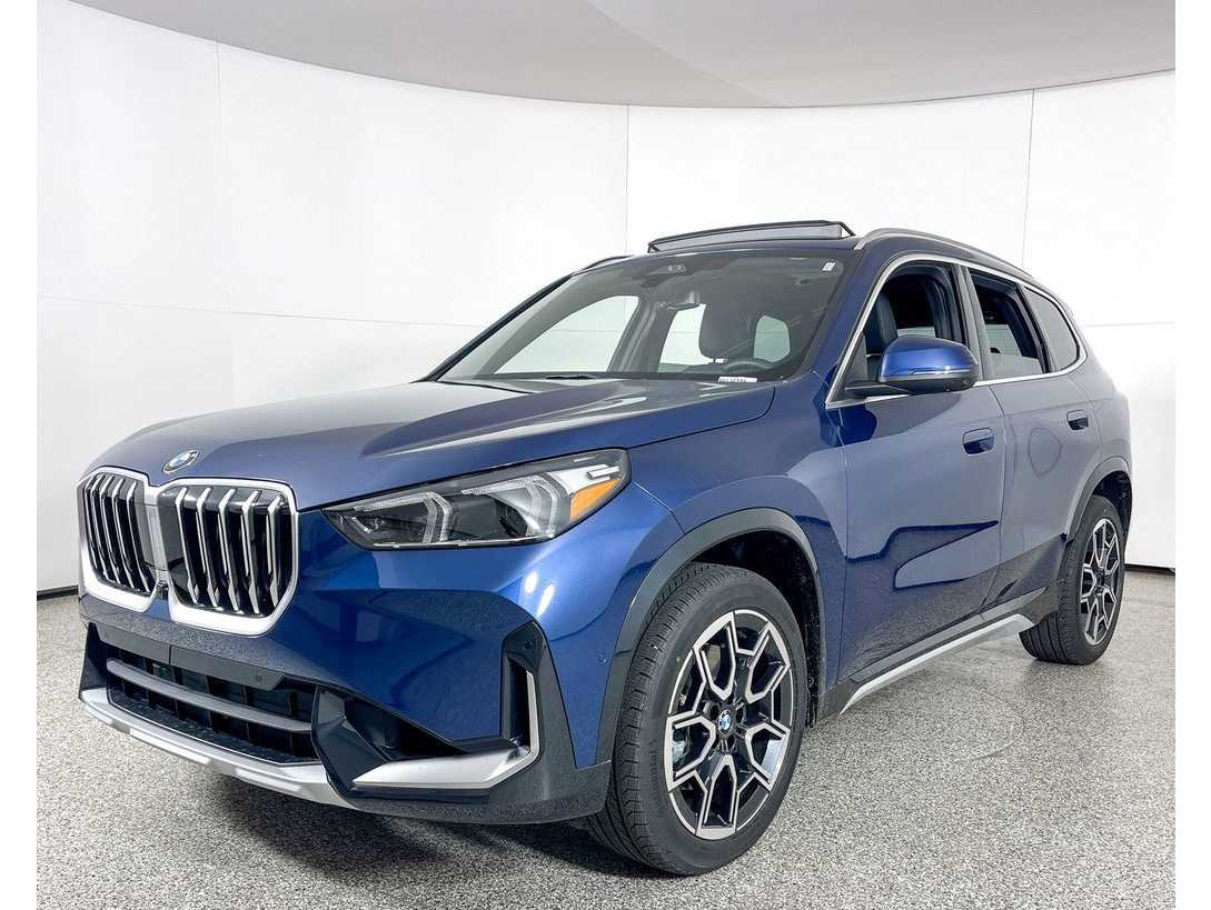 2025 BMW X1 28i's photo