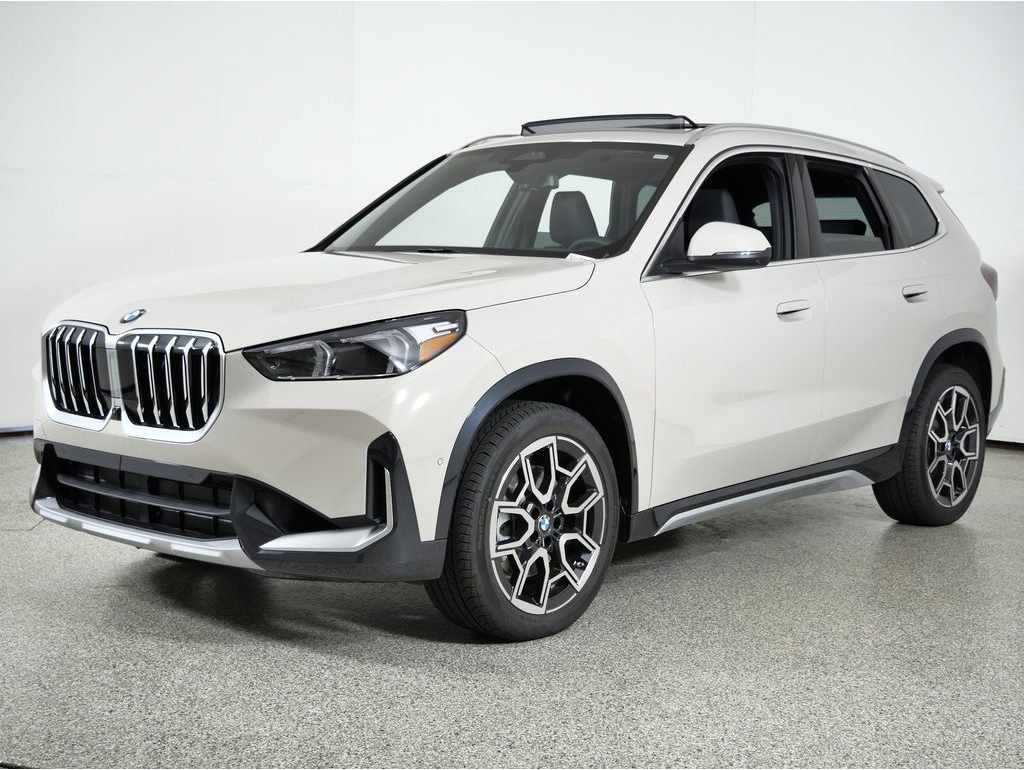 2026 BMW X1 28i's photo