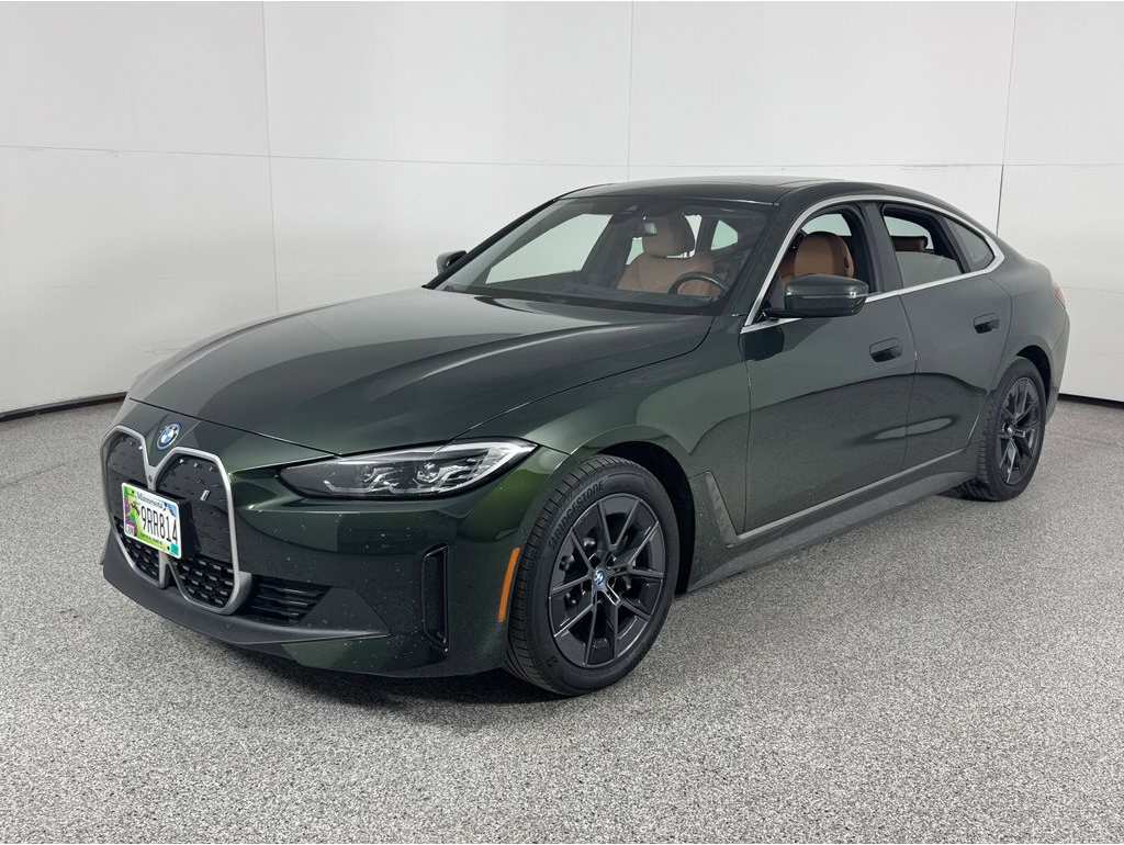 2023 BMW i4 35's photo