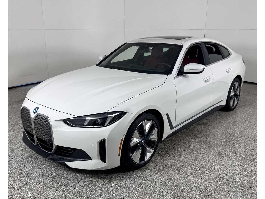 2025 BMW i4 40's photo