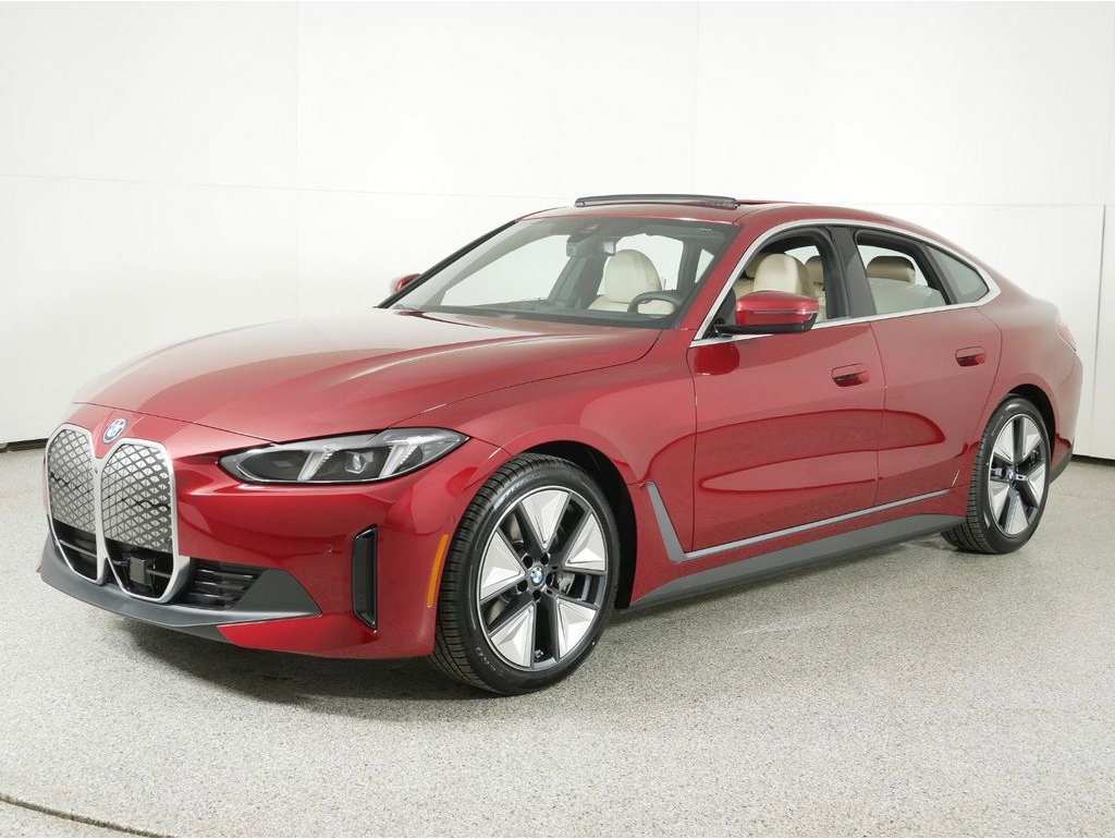 2025 BMW i4 40's photo