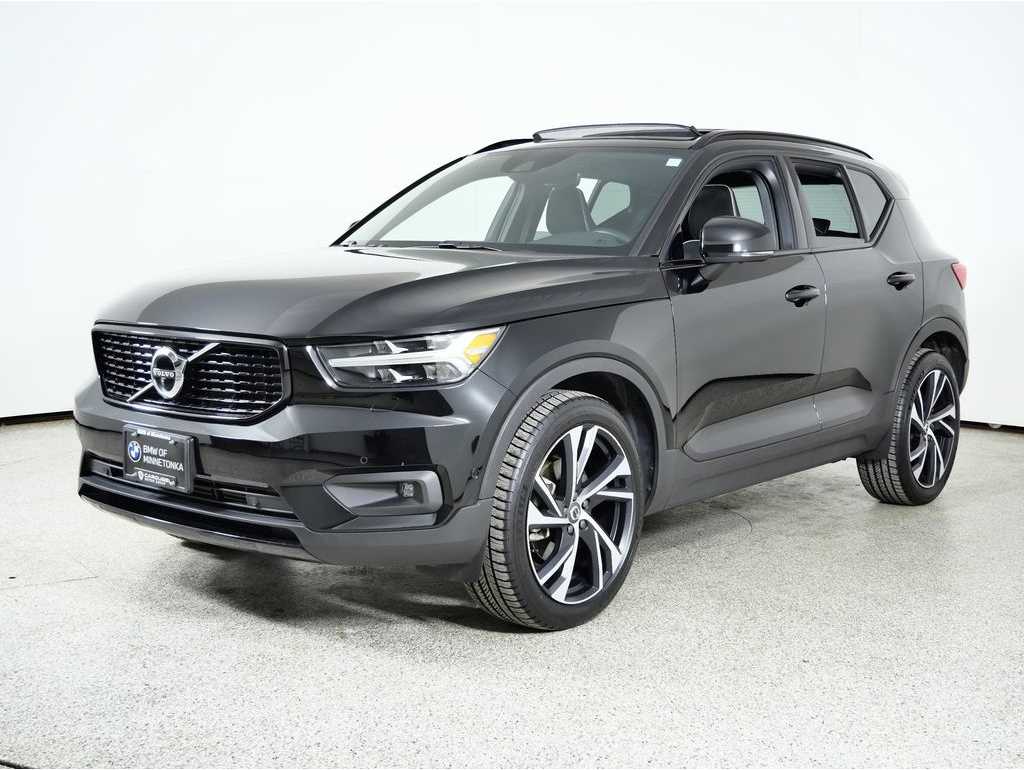 2021 Volvo XC40 R-Design's photo