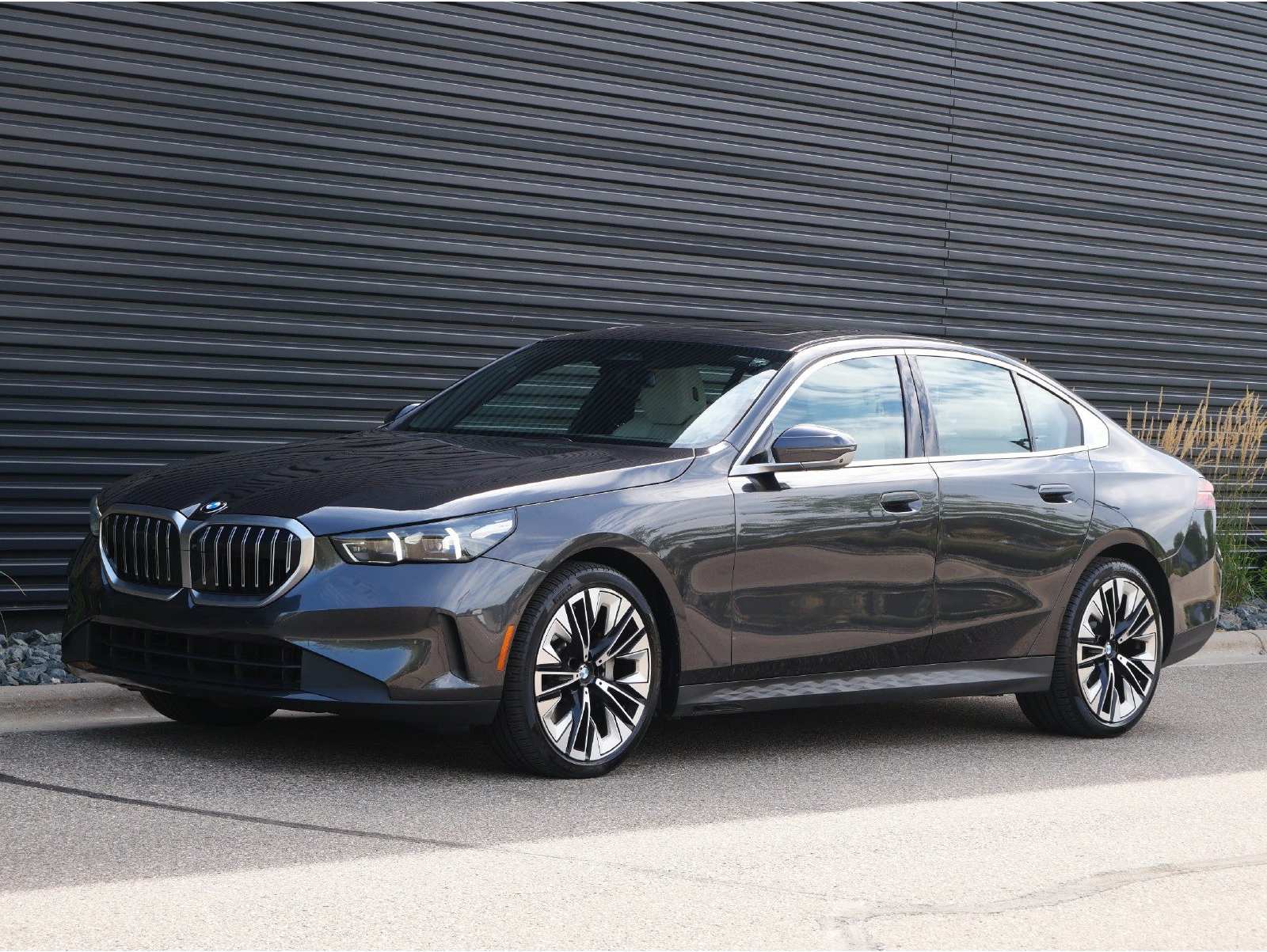 2024 BMW 5 Series 530i