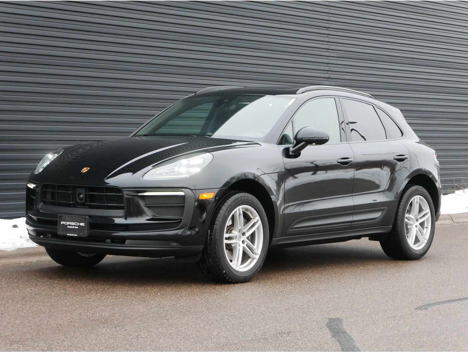 2025 Porsche Macan T