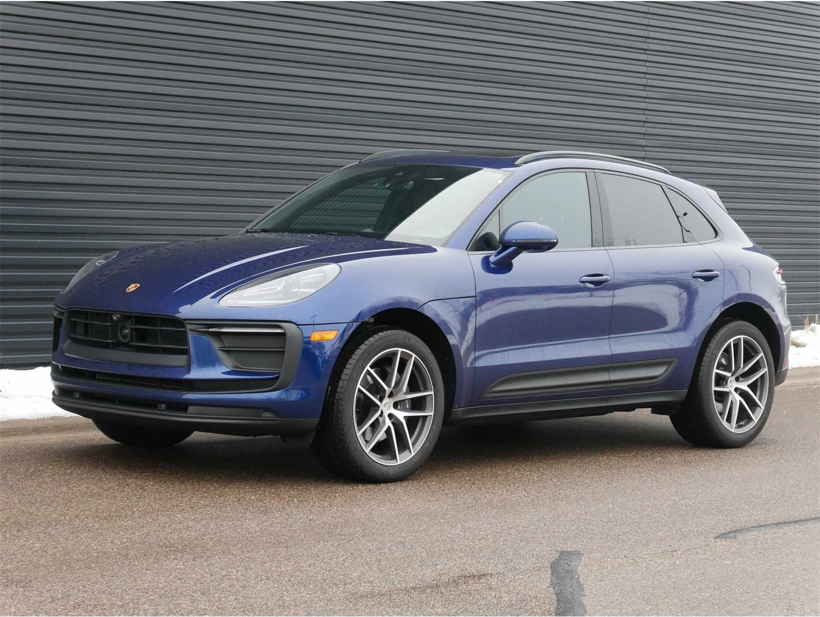 2022 Porsche Macan Base's photo