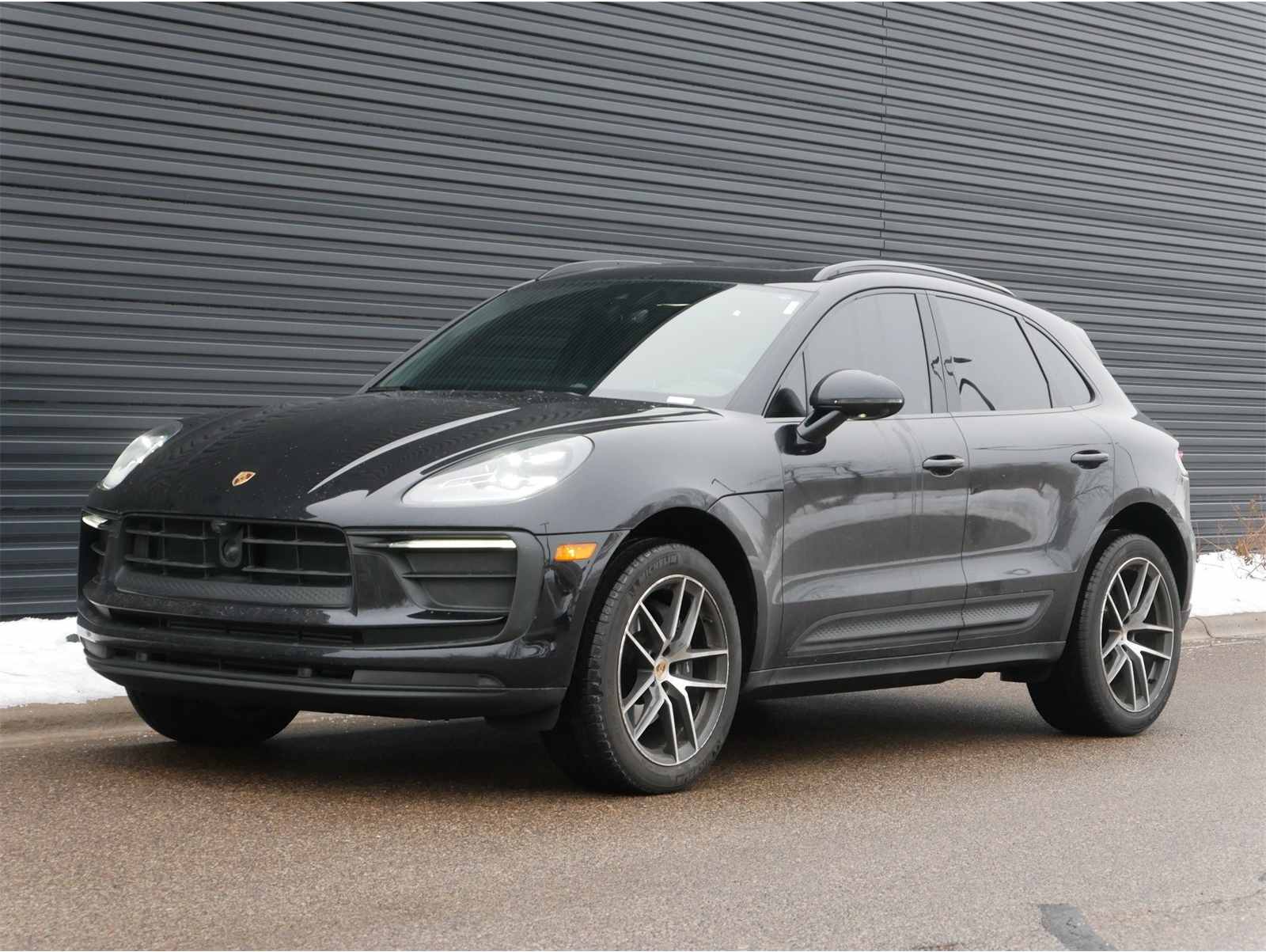 2024 Porsche Macan's photo