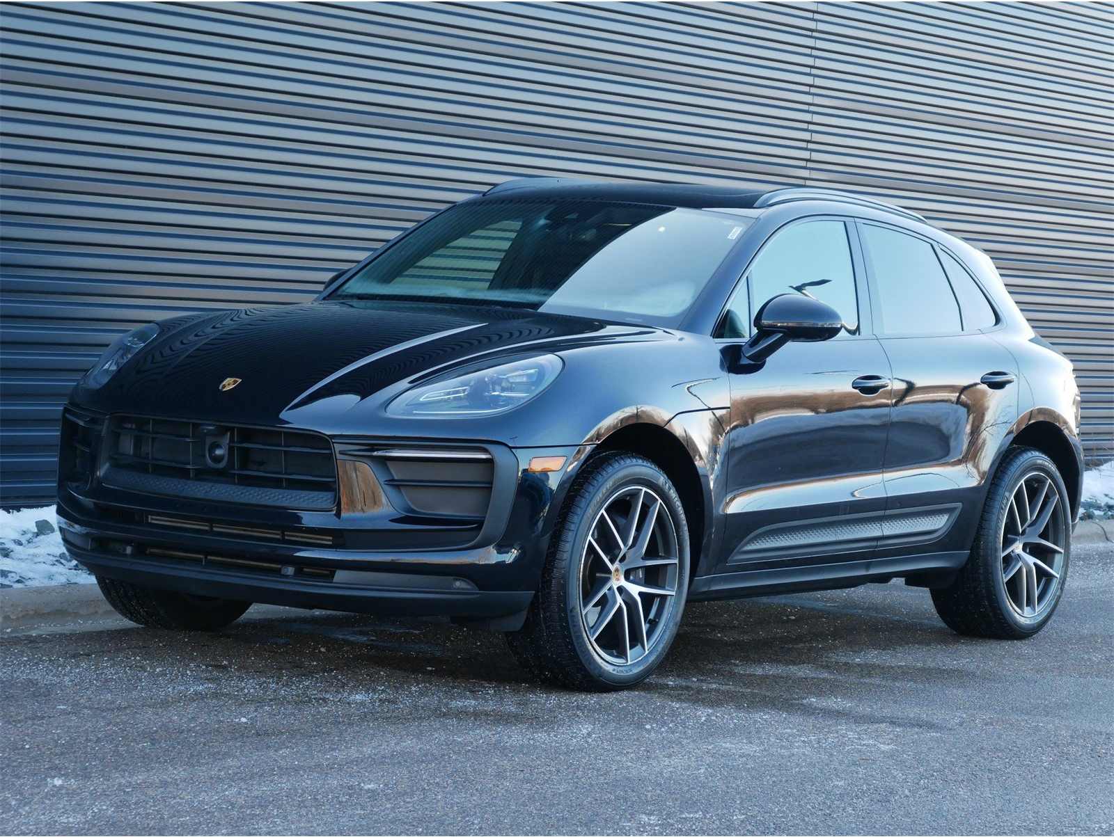 2024 Porsche Macan Base's photo