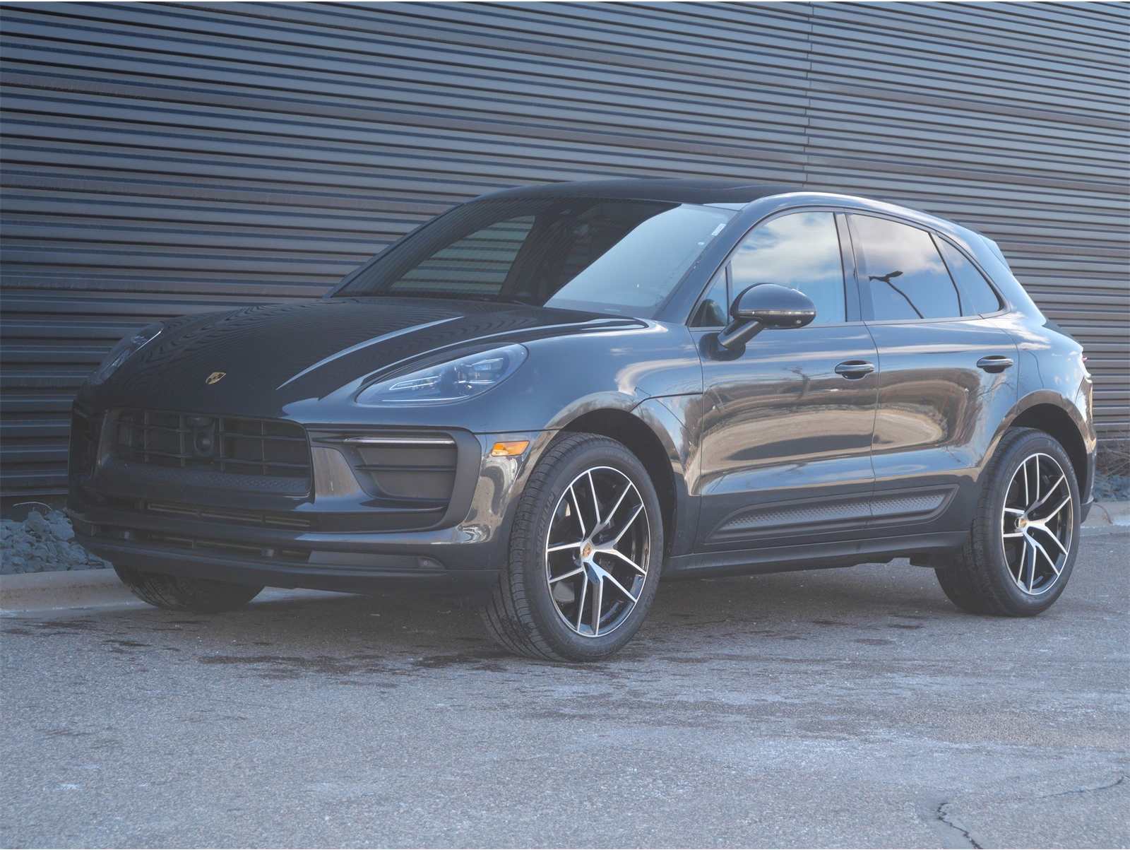 2023 Porsche Macan Base