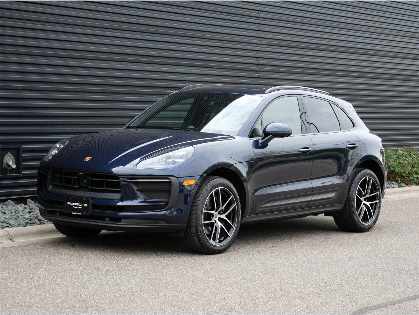 2022 Porsche Macan Base