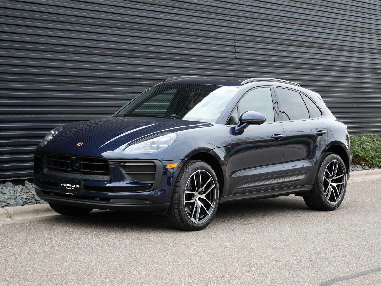 2022 Porsche Macan Base