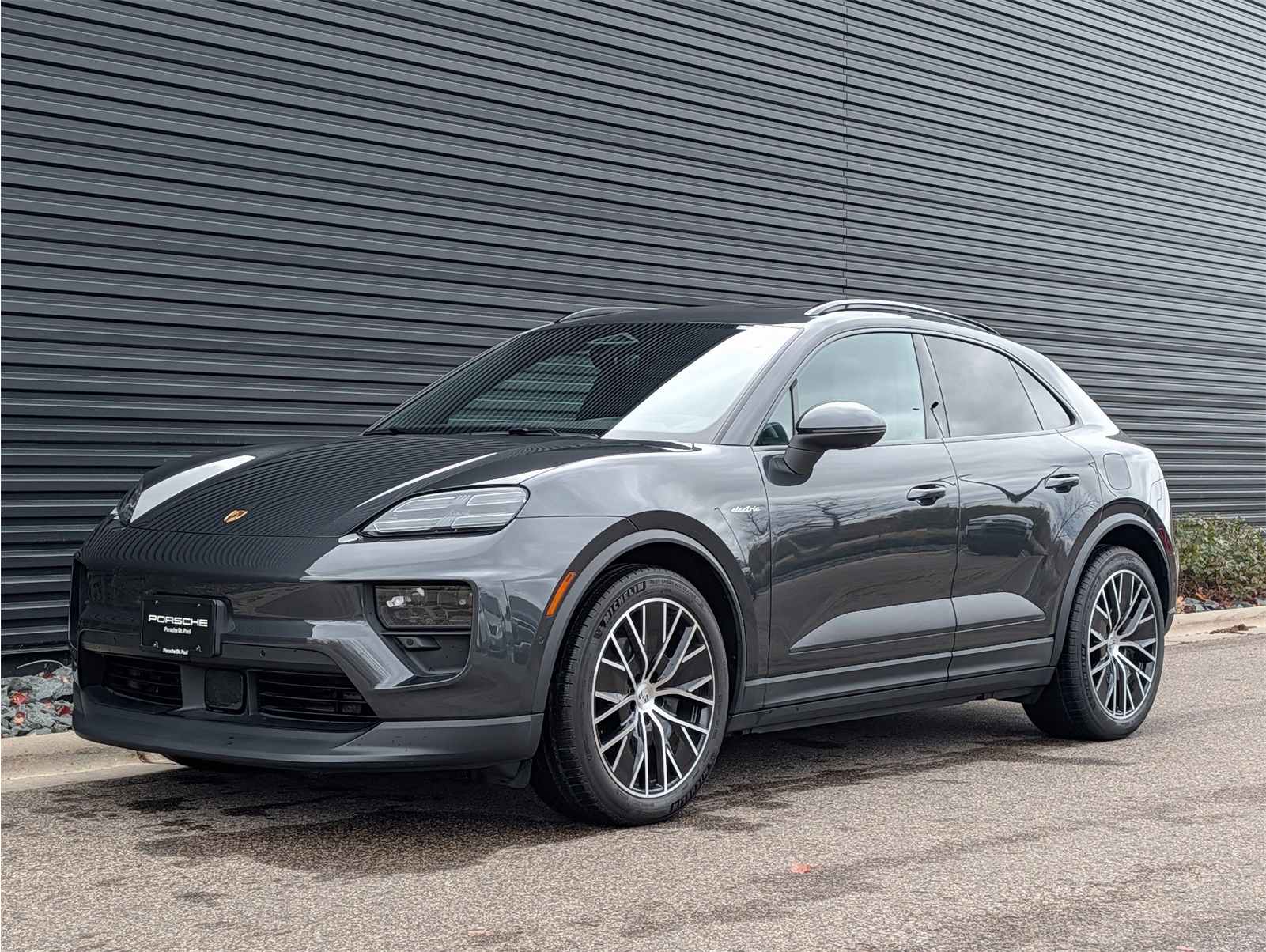 2024 Porsche Macan Base