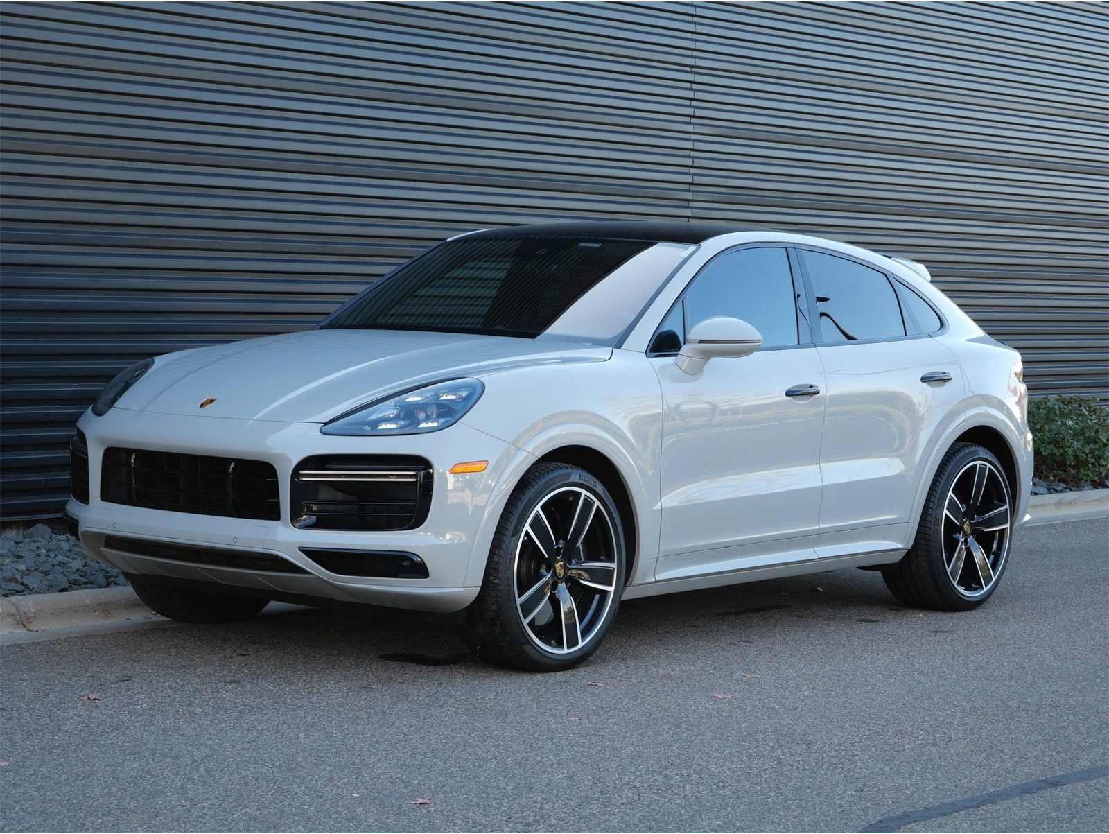 2022 Porsche Cayenne Coup Turbo's photo