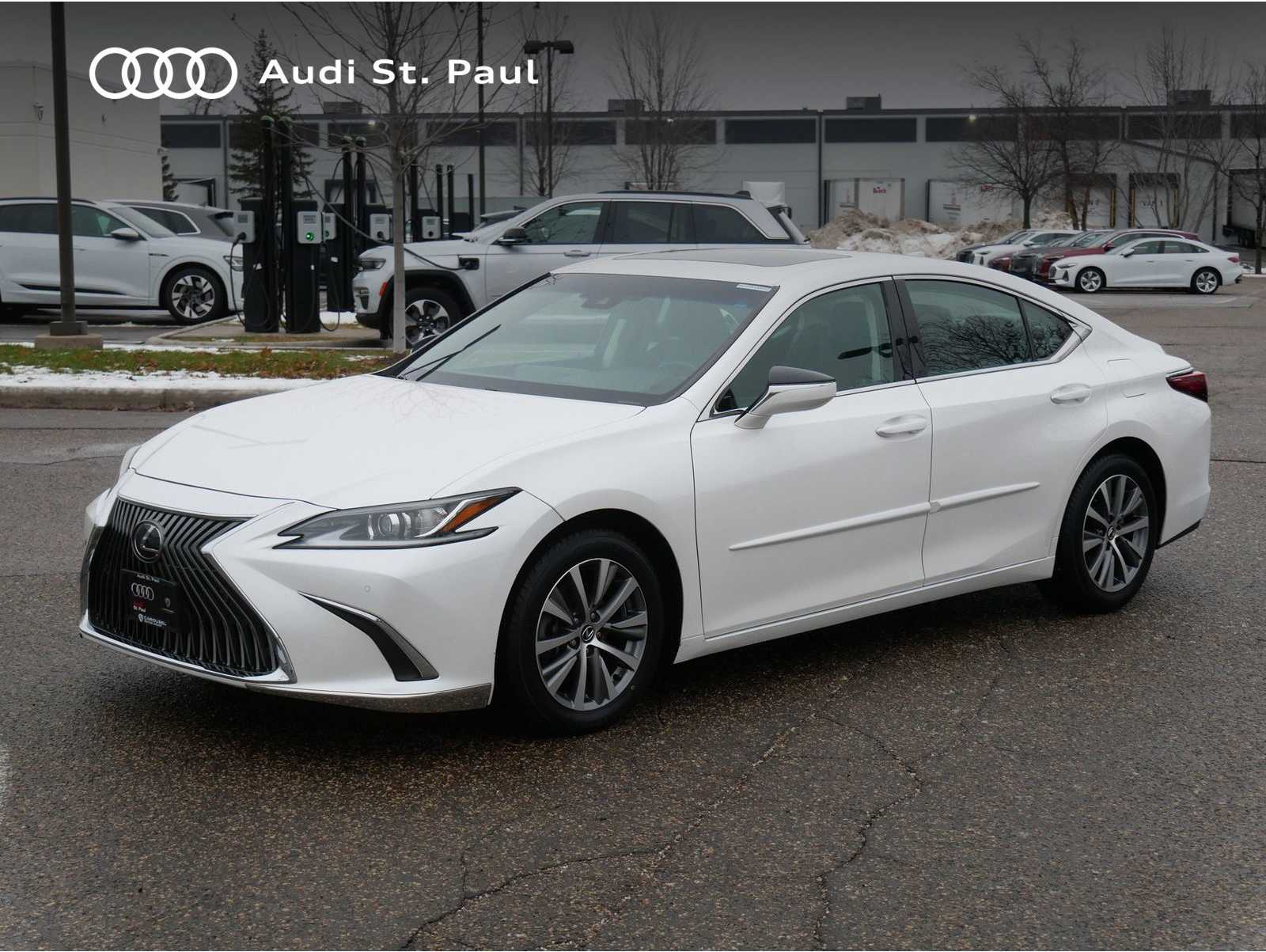 2021 Lexus ES 350's photo