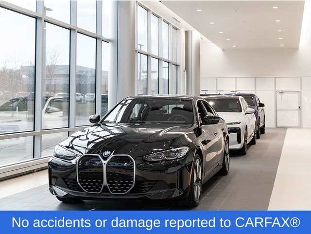 2022 Ford Explorer ST's photo