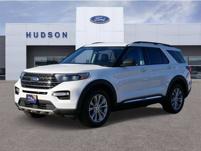2023 Ford Explorer XLT's photo