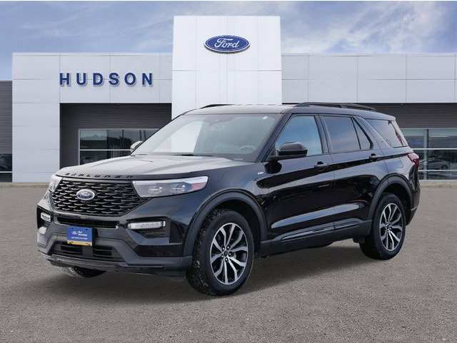 2023 Ford Explorer ST-LINE's photo