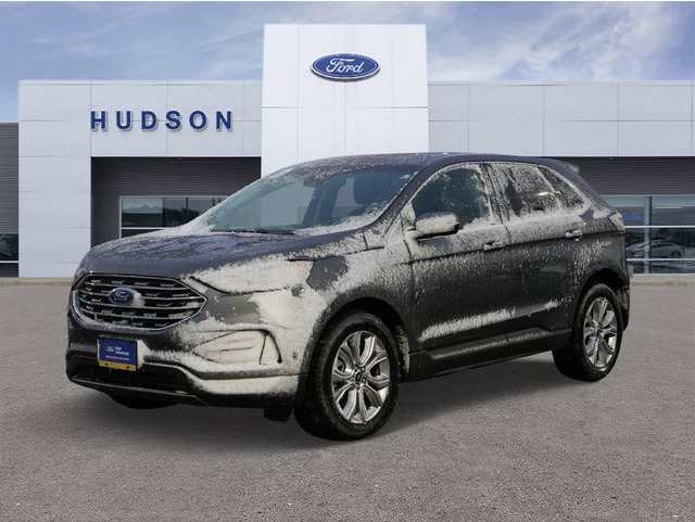 2022 Ford Edge Titanium's photo