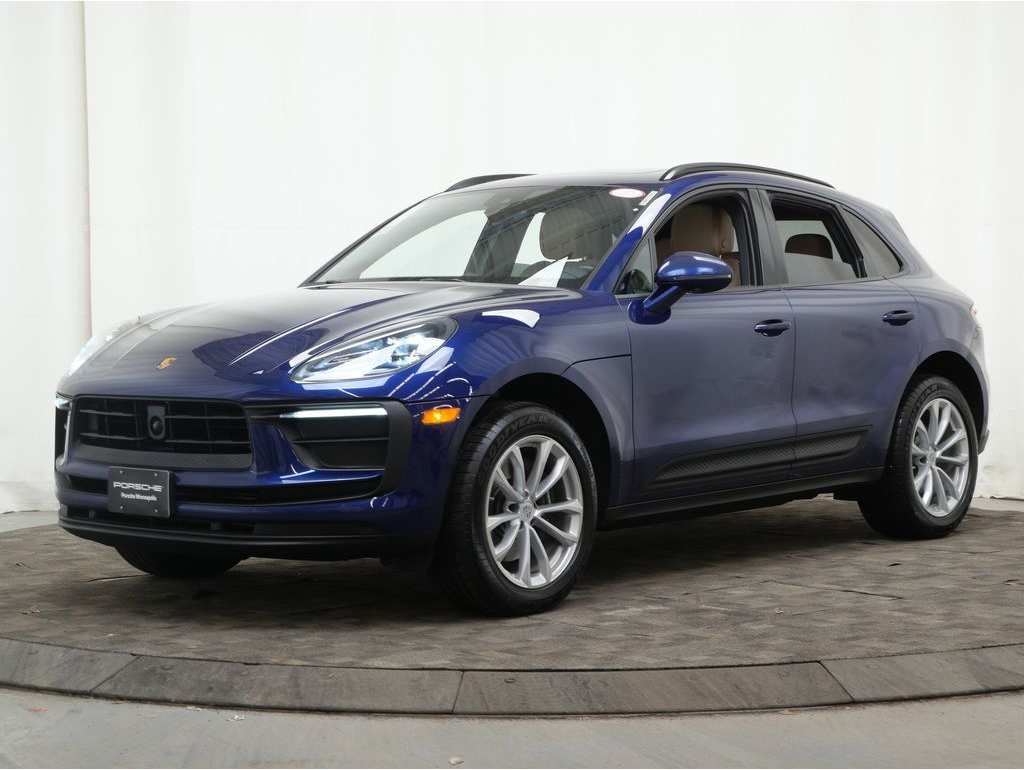 2025 Porsche Macan T