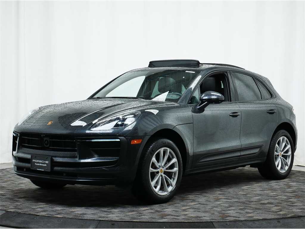 2025 Porsche Macan Base
