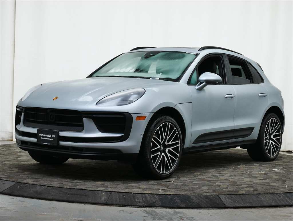 2024 Porsche Macan's photo