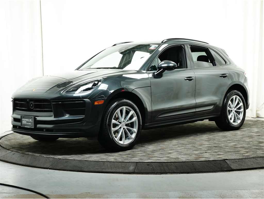 2025 Porsche Macan Base