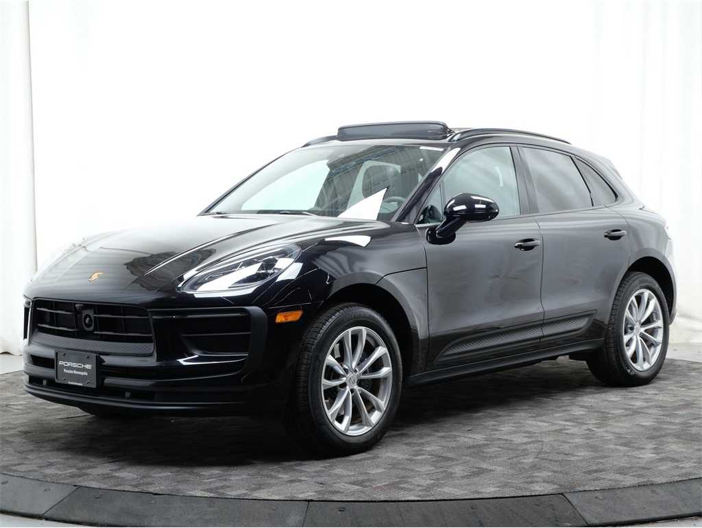 2025 Porsche Macan Base
