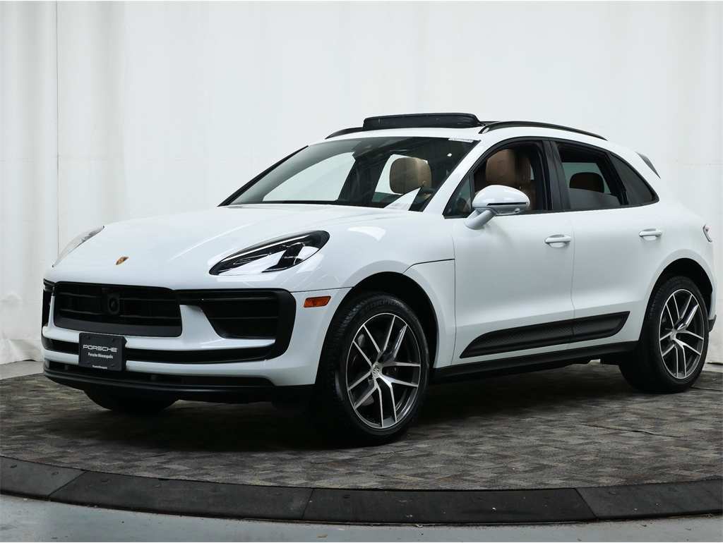 2025 Porsche Macan's photo