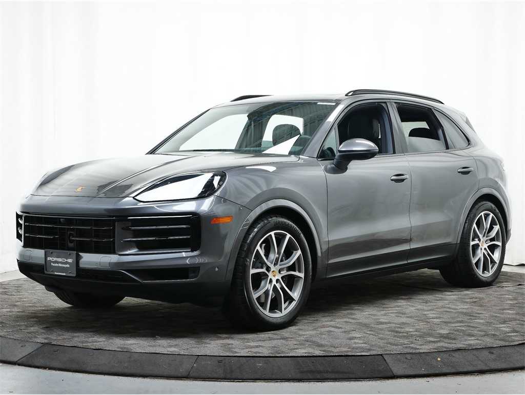 2024 Porsche Cayenne Base's photo