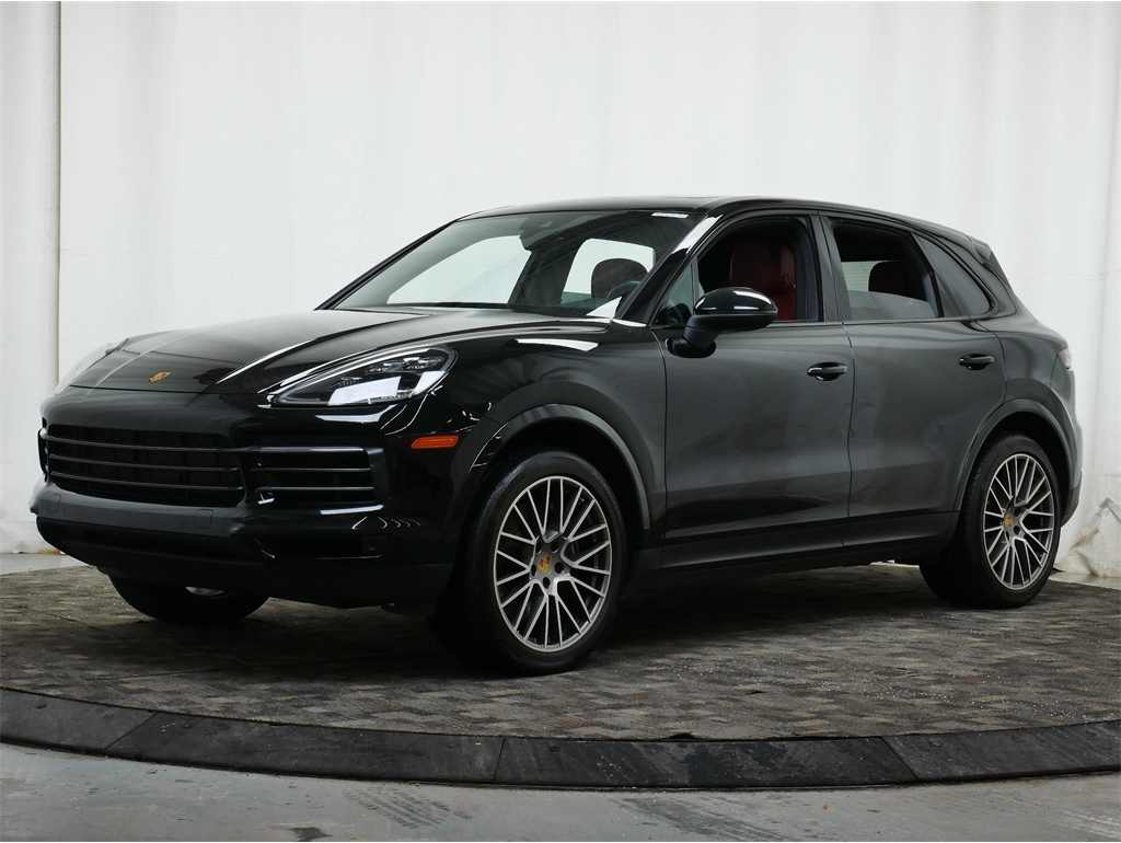 2023 Porsche Cayenne Base's photo