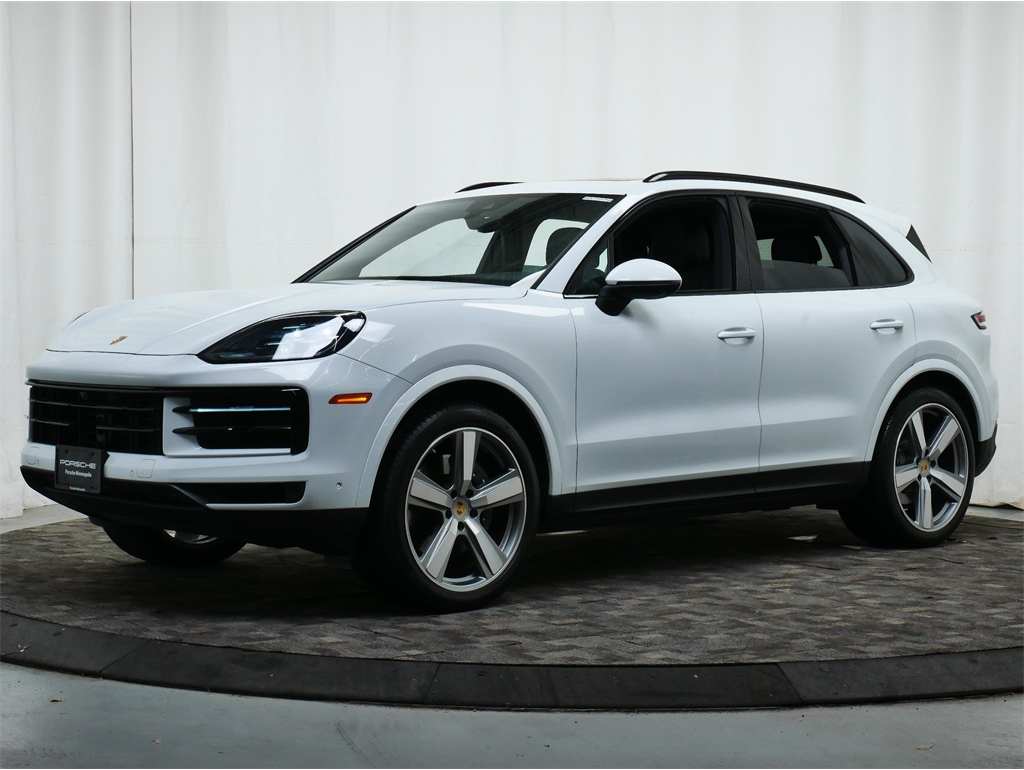2024 Porsche Cayenne Base's photo