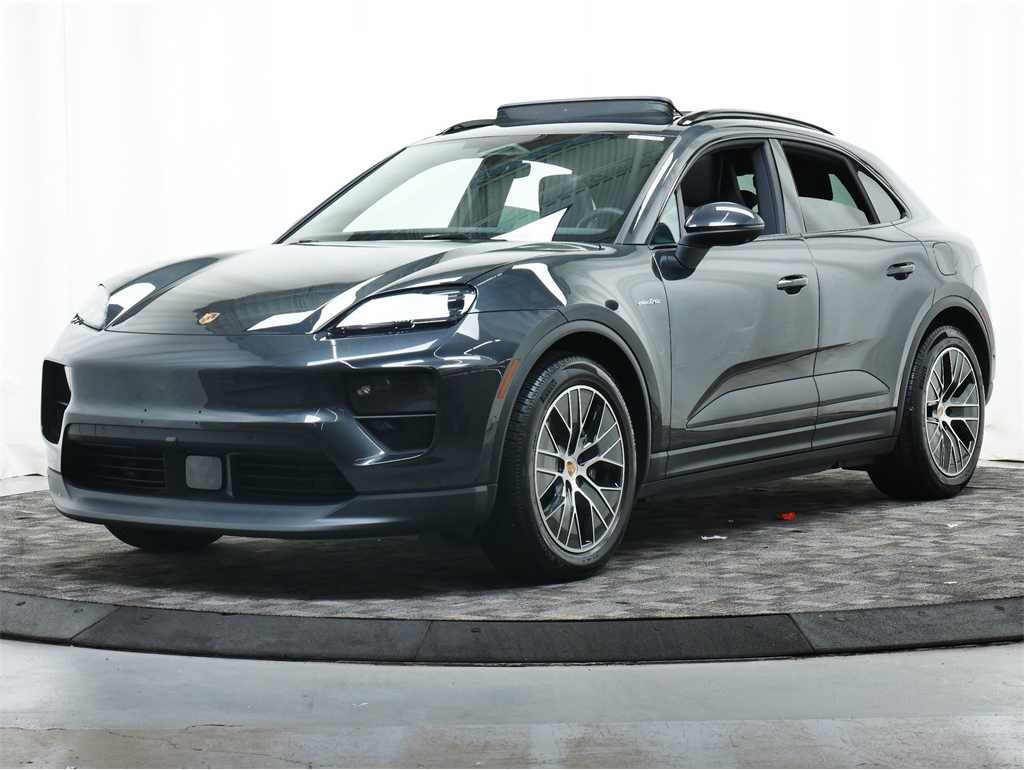 2025 Porsche Macan Base