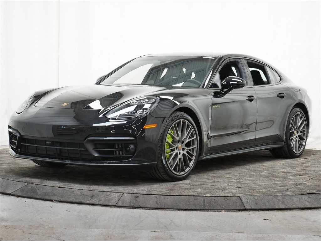 2023 Porsche Cayenne S's photo