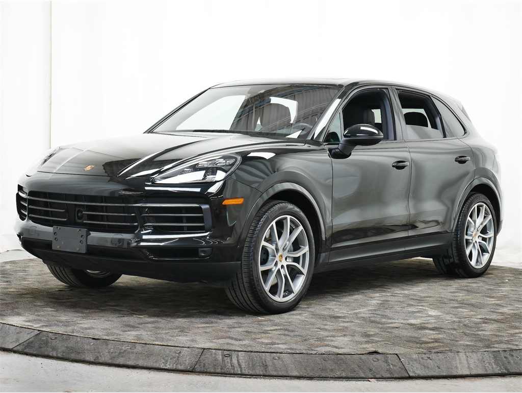 2023 Porsche Cayenne Platinum Edition's photo