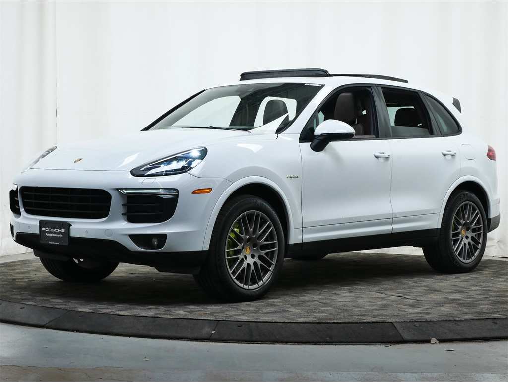 2017 Porsche Cayenne S E-Hybrid's photo